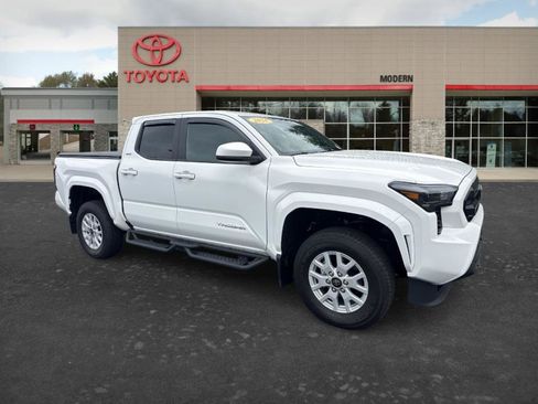 Certified 2024 Toyota Tacoma SR5 RWD image 2