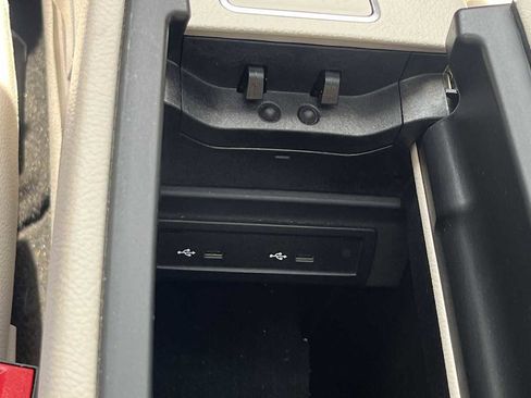 Used 2023 Mercedes-Benz GLB 250 4MATIC image 50