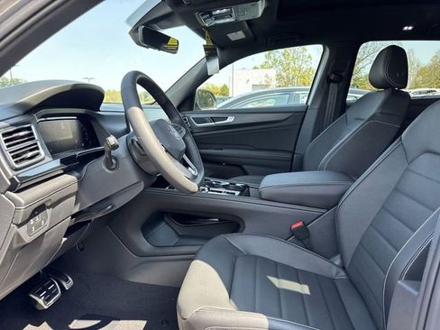 New 2026 Volkswagen Atlas Cross Sport SEL R-Line image 11