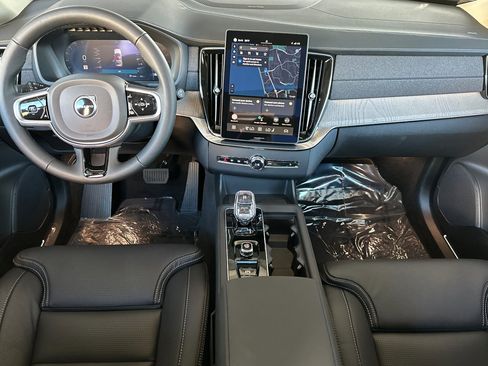 New 2025 Volvo XC90 B6 Ultra w/ Protection Package Premier image 11