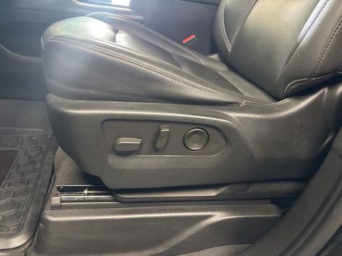 Used 2021 Chevrolet Suburban Z71 AWD/4WD image 26
