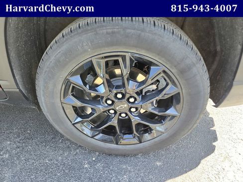 Used 2025 Chevrolet Traverse LT w/ Midnight/Sport Edition FWD image 42