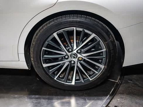 Used 2024 Lexus ES 350 w/ Premium Package image 10