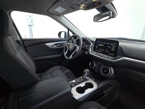 Used 2024 Chevrolet Blazer LT w/ Convenience Package FWD image 18
