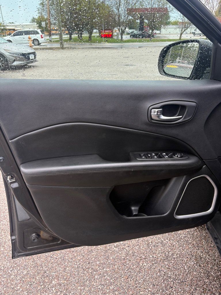 Used 2019 Jeep Compass Latitude AWD/4WD image 8