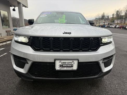Certified 2023 Jeep Grand Cherokee Altitude AWD/4WD image 5