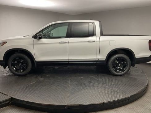New 2026 Honda Ridgeline Black Edition image 4