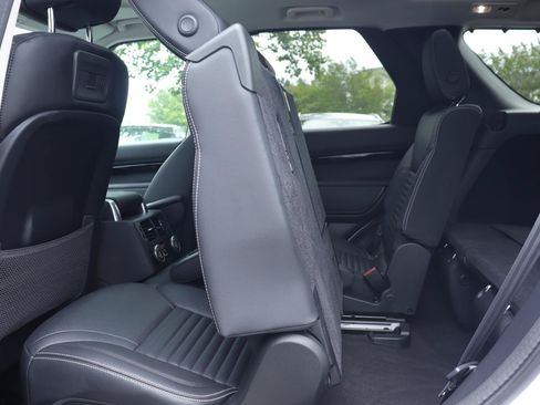 Used 2024 Land Rover Discovery S AWD/4WD image 13