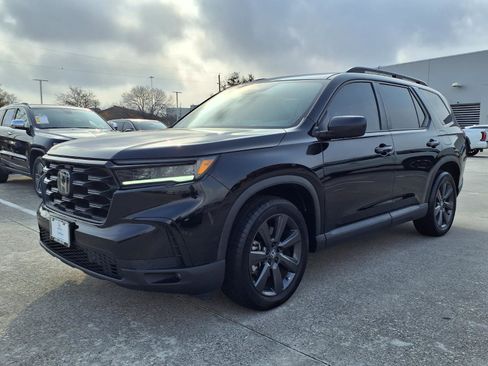 Used 2025 Honda Pilot Sport image 22