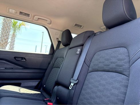 Used 2024 Nissan Pathfinder SV FWD image 15
