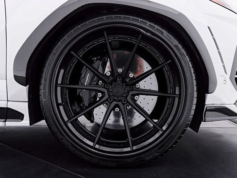 Used 2021 Lamborghini Urus AWD/4WD image 40