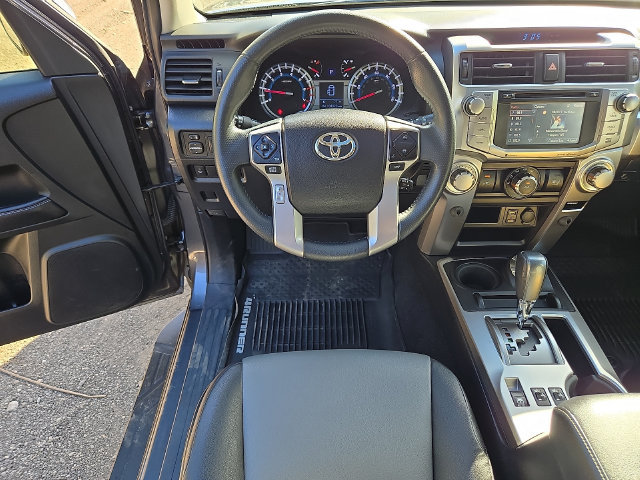 Used 2018 Toyota 4Runner SR5 Premium AWD/4WD image 3