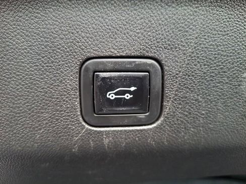 Used 2021 Chevrolet Suburban Z71 image 30