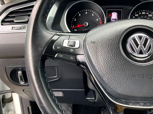 Used 2019 Volkswagen Tiguan SE image 23