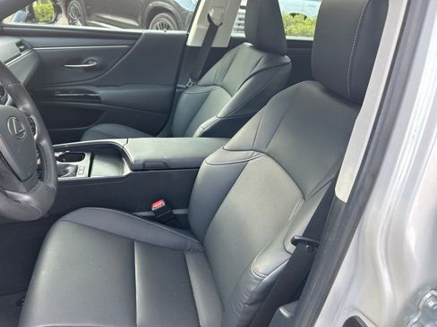 Used 2024 Lexus ES 300h w/ Premium Package FWD image 15