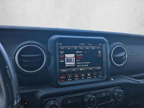 Used 2019 Jeep Wrangler Unlimited Sahara AWD/4WD image 12