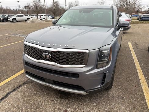 Used 2021 Kia Telluride LX FWD image 1