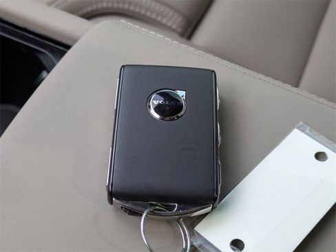 Used 2026 Volvo XC90 B6 Ultra w/ Lounge Package image 44