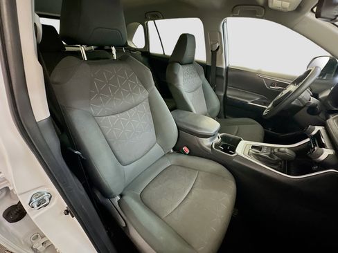 Used 2024 Toyota RAV4 XLE image 32