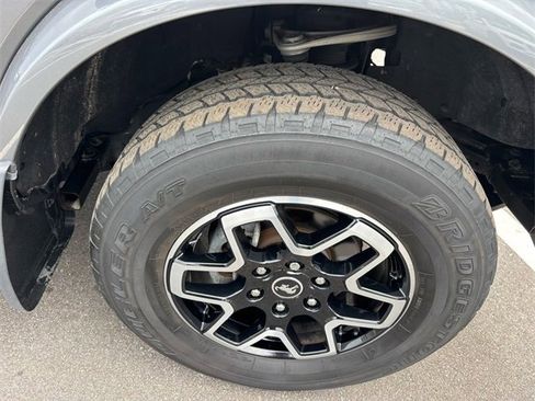 Used 2023 Ford Bronco Outer Banks image 23