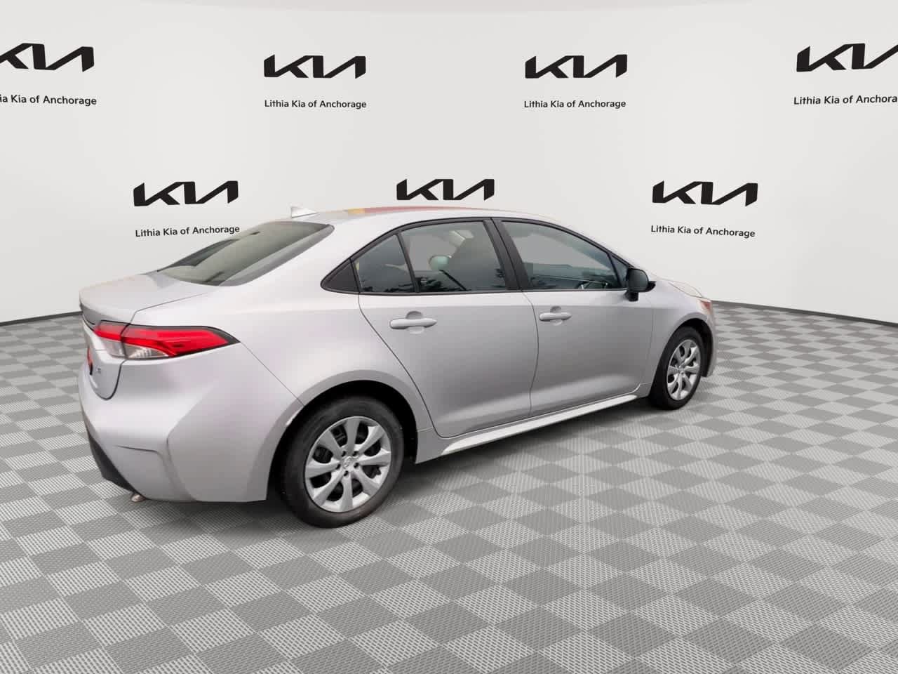 Used 2023 Toyota Corolla LE FWD image 8