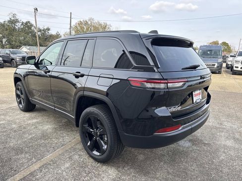 New 2026 Jeep Grand Cherokee Limited w/ Limited Altitude Package image 4