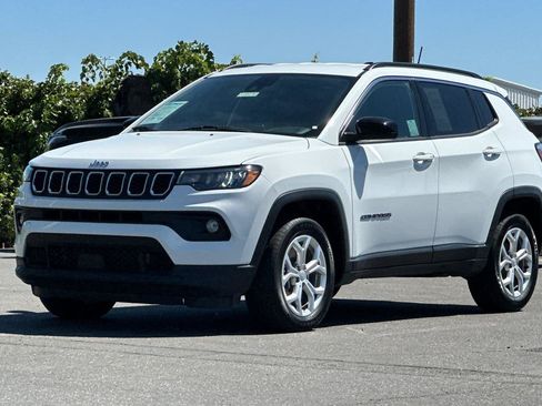 Certified 2024 Jeep Compass Latitude AWD/4WD image 8