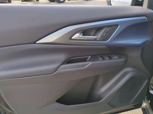 New 2026 Chevrolet Equinox EV LT image 21