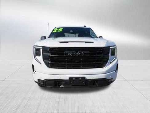 Used 2025 GMC Sierra 2500 Denali Ultimate image 2