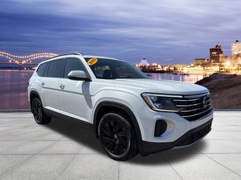 Used 2025 Volkswagen Atlas SE image 4