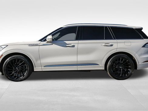 Used 2021 Lincoln Aviator Reserve w/ Equipment Group 210A image 9