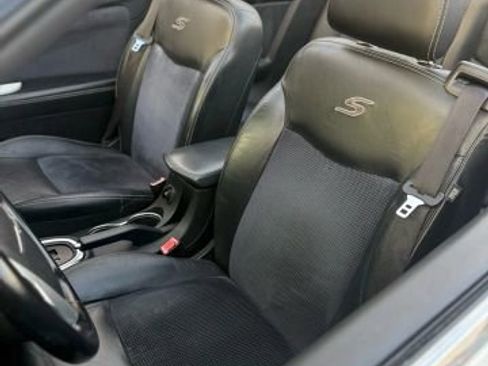 Used 2011 Chrysler 200 S image 8