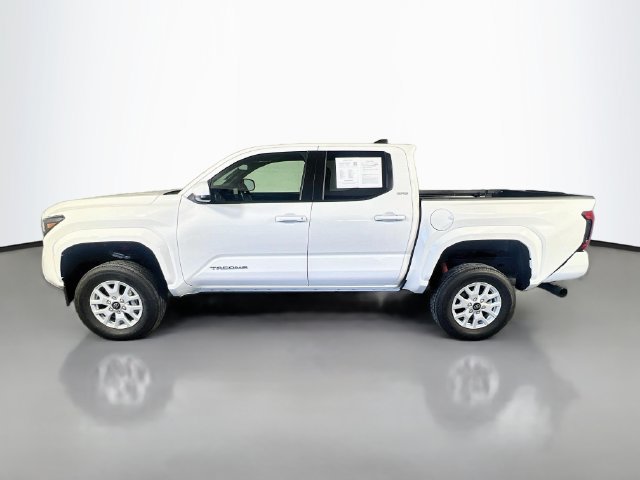 Used 2025 Toyota Tacoma SR5 AWD/4WD image 5
