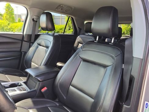 Certified 2022 Ford Explorer XLT w/ Equipment Group 202A RWD image 19