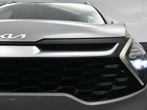 Used 2023 Kia Sportage SX image 16