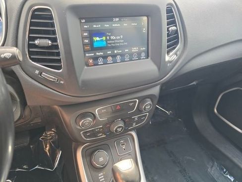 Used 2019 Jeep Compass Latitude AWD/4WD image 35