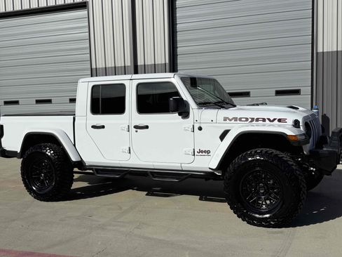 Used 2022 Jeep Gladiator Mojave w/ LED Lighting Group image 4
