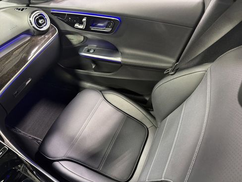 Used 2022 Mercedes-Benz C 300 4MATIC Sedan image 11