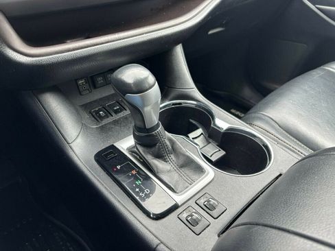 Used 2018 Toyota Highlander XLE image 33