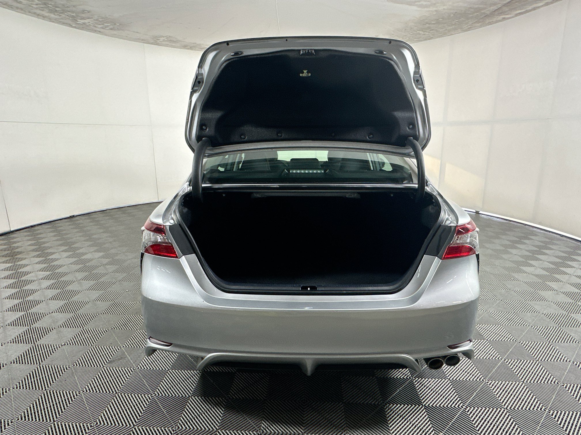 Used 2024 Toyota Camry SE FWD image 30
