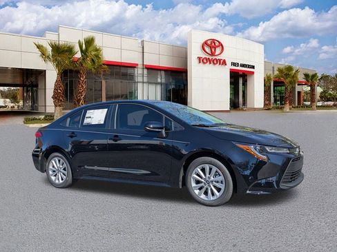 New 2026 Toyota Corolla LE image 2