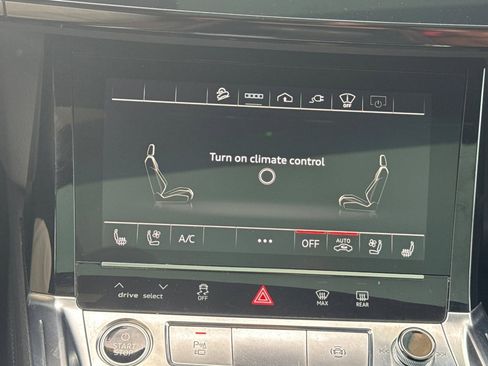 Used 2022 Audi e-tron Prestige w/ Prestige Package image 22