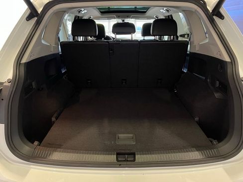 Used 2018 Volkswagen Tiguan SEL AWD/4WD image 27