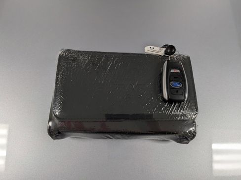 Used 2025 Subaru Outback Premium image 6