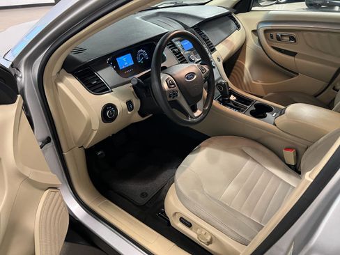 Used 2015 Ford Taurus SE image 10