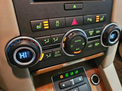 Used 2016 Land Rover LR4 HSE image 19