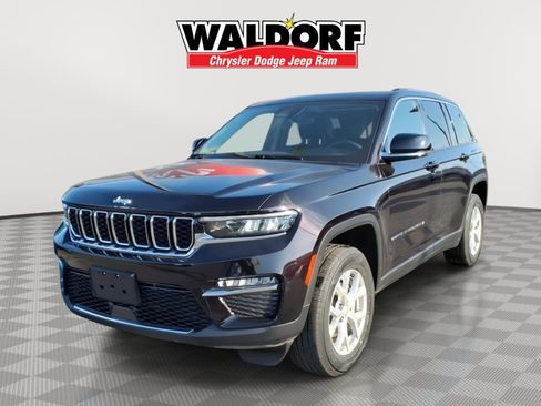 Used 2023 Jeep Grand Cherokee Limited image 4