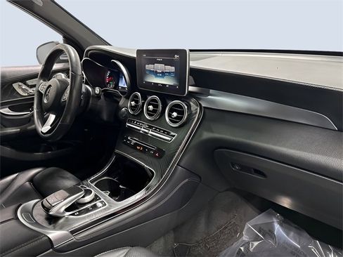 Used 2018 Mercedes-Benz GLC 300 4MATIC image 12