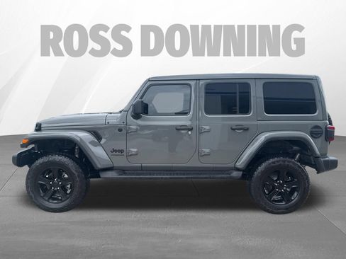 Used 2022 Jeep Wrangler Unlimited Sahara AWD/4WD image 3
