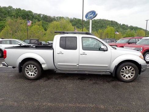 Used 2012 Nissan Frontier SL w/ Moonroof Pkg AWD/4WD image 7
